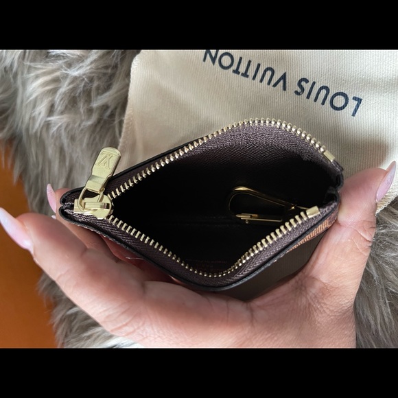 SoLD Brand New LV Key Pouch Damier Ebene - Picture 4 of 5